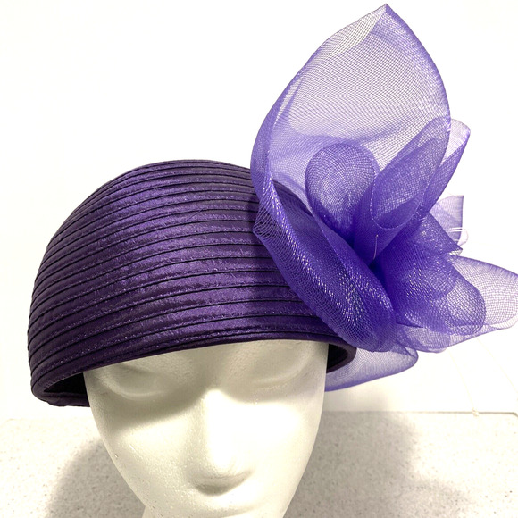 Vintage inspired purple hat with netting bow and faux pearls retro pill box look - Picture 2 of 10